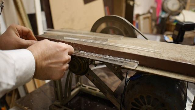 Самодельная модельная циркулярка , резка оргстекла. смотреть онлайн