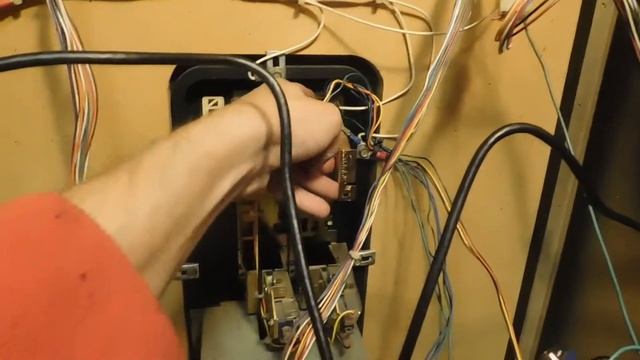 Converting A CRT To LCD Monitor {CGA To VGA Conversion} смотреть онлайн