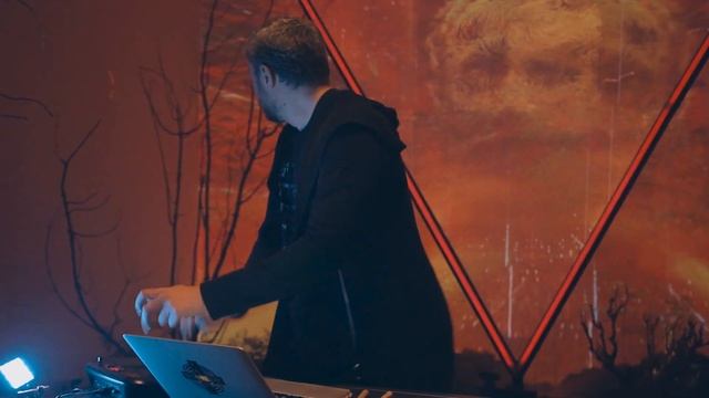 PIXELORD XR LIVE STREAM SET с инсталляции Hi, HUMAN (15.06.2020) смотреть онлайн