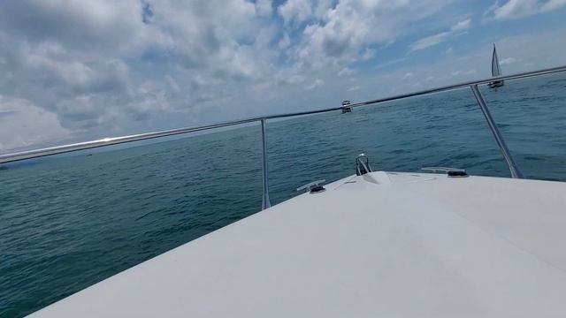 море,солнце, катер смотреть онлайн