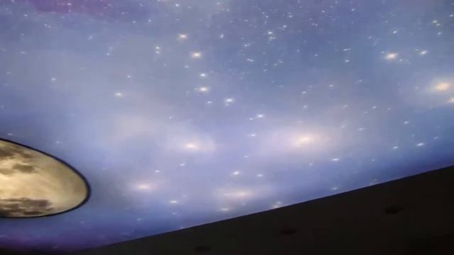 Звездное небо, натяжной потолок с фотопечатью в коридоре частного дома смотреть онлайн