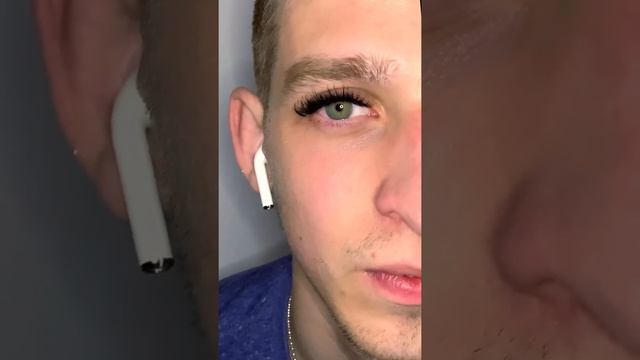 Мужское наращивание ресниц (прикол) #shorts смотреть онлайн