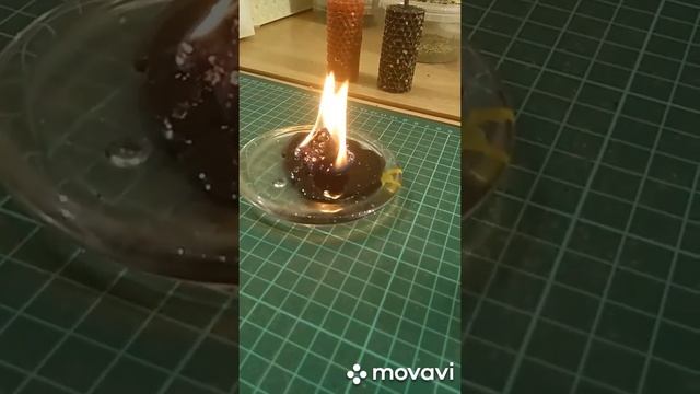 Как горит свеча из вощины с травами смотреть онлайн