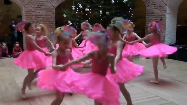 Новогодняя полька смотреть онлайн