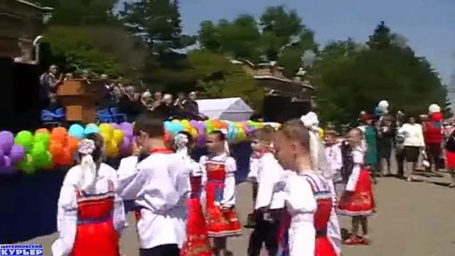 1-е мая в Старощербиновской. В праздничной колонне - детская школа искувсств смотреть онлайн