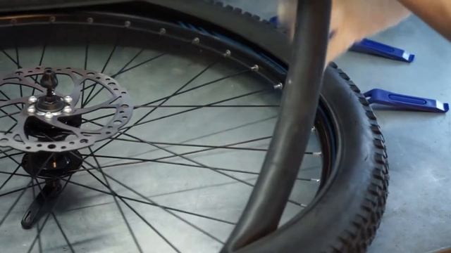 Как поменять камеру на велосипеде | Прокол колеса, что делать смотреть онлайн