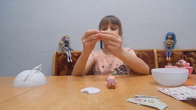 Китайская Лол глитерная. Но она без глиттера.... смотреть онлайн