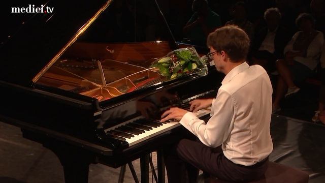 Lucas Debargue - Chopin, Polonaise No. 6 in A-flat Major, Op. 53 "Heroic" смотреть онлайн