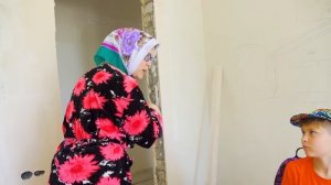 БЕДНЫЙ ПОПЫТЕР VS БОГАТЫЙ Фаст Сергей 24 часа живет как бедный в селе у бабушки