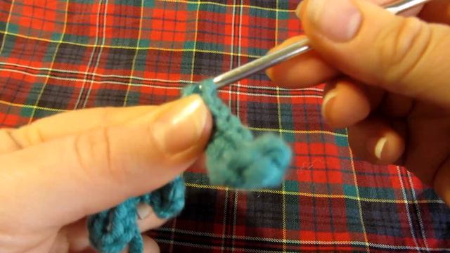 Вязаный крючком листик Трилистник. Crochet leaf trefoil смотреть онлайн