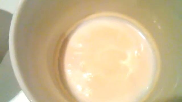 Как отличить натуральное молоко от ненатурального-как проверить молоко.Как проверить качество молок смотреть онлайн