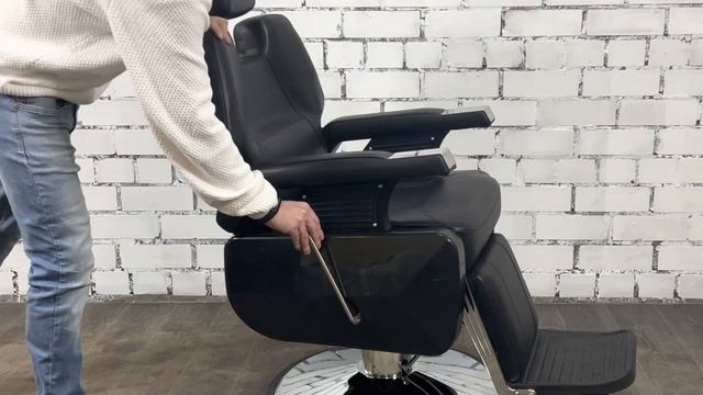 Парикмахерское кресло для барбершопа «КарлосV2»