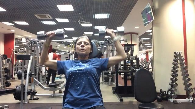 Жим гантелей смотреть онлайн