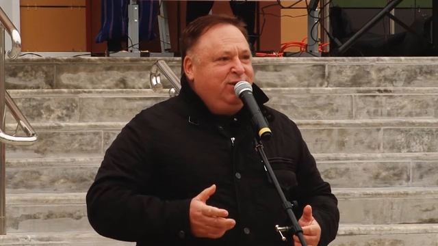 8 первых классов сели за парты кировской школы номер 25 в этом году. смотреть онлайн