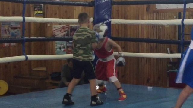 бокс Костя Парамонов 6 лет смотреть онлайн