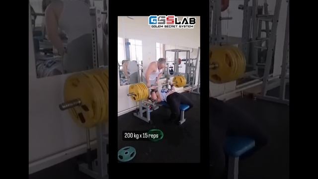 Жим 200 кг на РАЗЫ. В наклоне и горизонтально. Андрей Смаев. смотреть онлайн