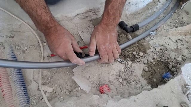 ... а на самом ли деле это НАДЁЖНЫЙ монтаж труб? Обжим сшитого полиэтилена. смотреть онлайн