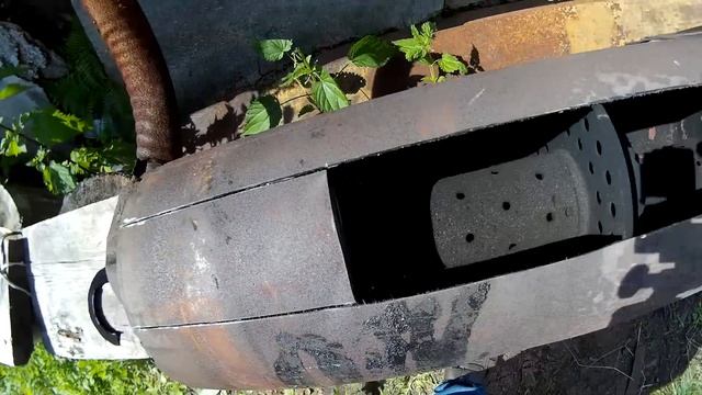 ДТ-75. Ввариваю трубу в глушитель смотреть онлайн