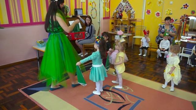 Утренник в детском саду. Ясли-сад "Зайчата". город Запорожье смотреть онлайн
