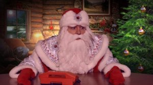 Дед Мороз зажигает елку