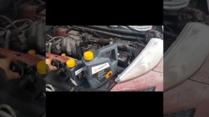 ЗАМЕНА МАСЛА В ДВИГАТЕЛЕ НИССАН ЖУК(1.6.2011 года)