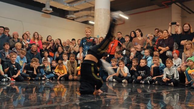 Соревнования в номинации BREAKING