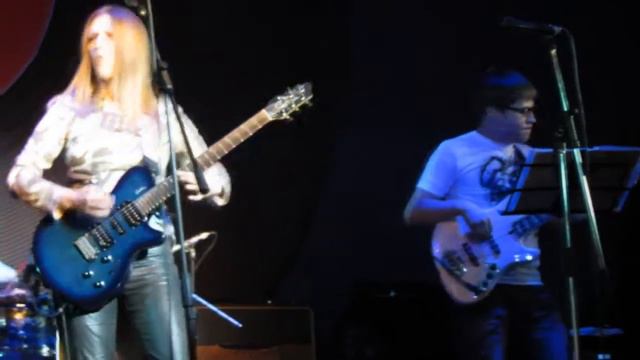 Polina Sedova - Time Traveller (Vinnie Moore cover).mp4 смотреть онлайн