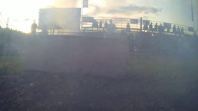 vue extérieur d'un show de boucane ! mais avec un carré mouiller ca fonctionne pas full .. :( смотреть онлайн