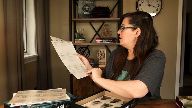 UNBOXING: DnD 5e Starter Set vs Essentials Kit смотреть онлайн