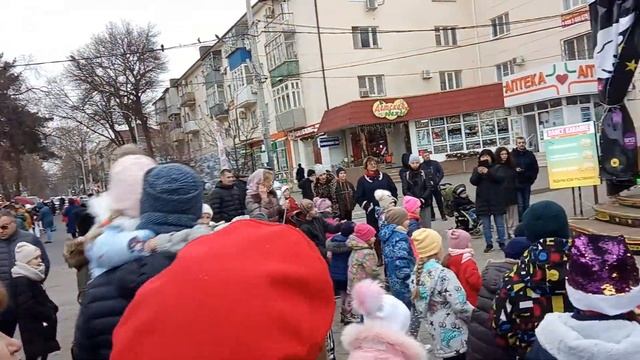 #Анапа Театральная площадь 29 декабря смотреть онлайн