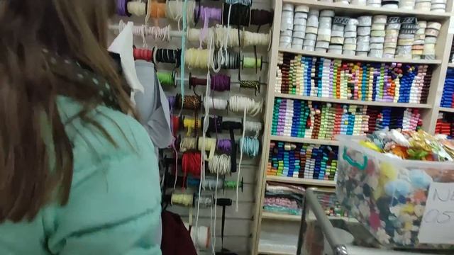 ДЕШЁВЫЕ ТУРЕЦКИЕ ТКАНИ В АНТАЛИИ. Самый большой магазин в центре/ Bursa ucuz kumaş pazarı/ Как дойт смотреть онлайн