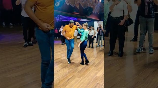 Bachata Dominicana ❤️ ?? by Cristian y Katerina en ACM city club смотреть онлайн