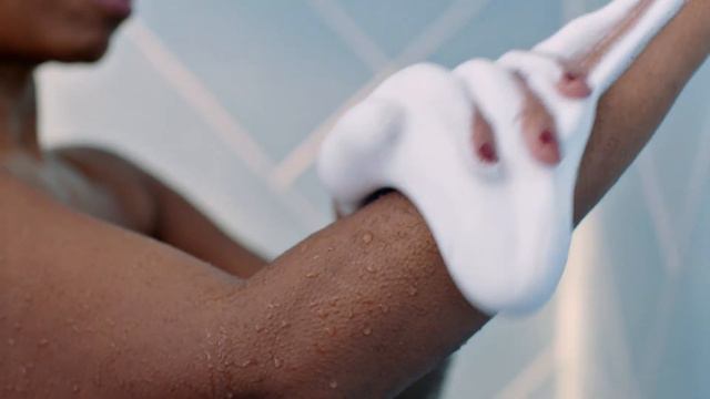 Dove | Хидратиращ душ-гел | Историите на кожата ни смотреть онлайн