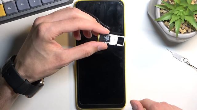POCO C40 - How To Insert Sim & SD Card смотреть онлайн