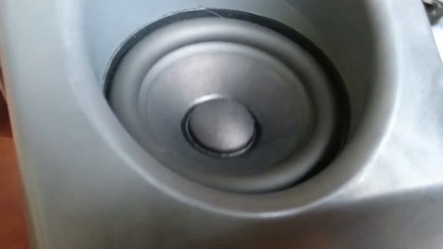 Sony Trinitron Subwoofer ~ Really different version! (Sony Wega KV-DA29M80) смотреть онлайн