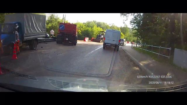 Смытая новая дорога около Ватутинок. смотреть онлайн