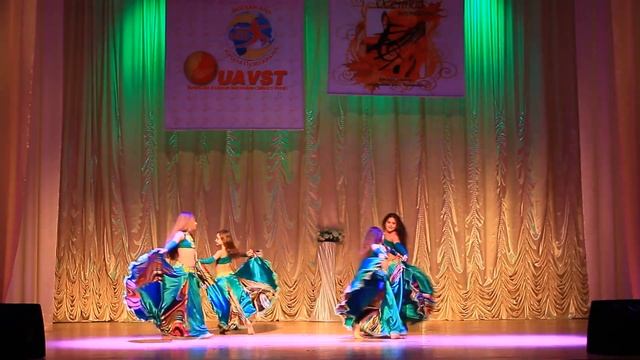 Осенний Вернисаж 20161112 180640 MVI 9900 (Belly dance) смотреть онлайн