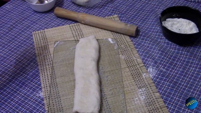 Косичка с корицей и черносливом смотреть онлайн