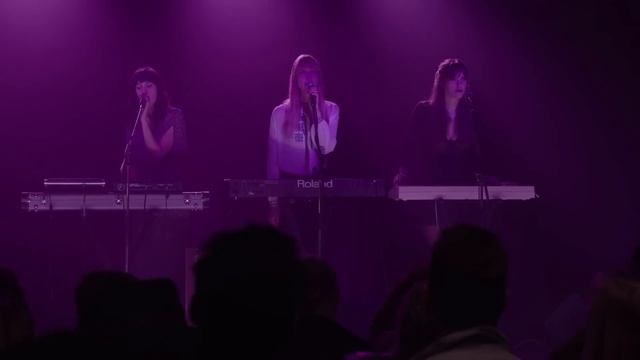 Au Revoir Simone - "A Violent Yet Flammable World" (Twin Peaks 2017) смотреть онлайн