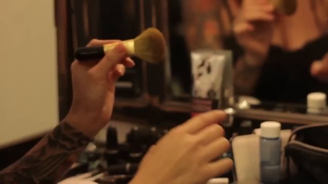 Kabuki Brush vs. Powder Brush : Eye Makeup & More смотреть онлайн