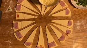 Мини круассаны с ветчиной и сыром?Закусочные круассаны. Быстро и просто.