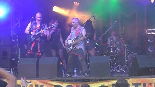 Скворцы Степанова - Моника Белуччи (Байк-рок фестиваль ШТОЛЛЬ, 17.06.2023 г) смотреть онлайн