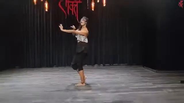 O SAKI SAKI / nora fatehi / roza rana смотреть онлайн