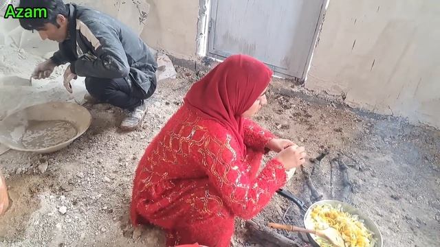 "Nomadic Family DIY: Plastering Windows & Rainy Day Pasta Cooking Adventure!" смотреть онлайн