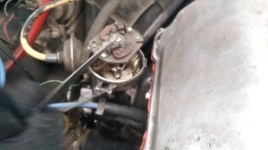 Проверка зазора в контактах-прерывателя и его регулировка