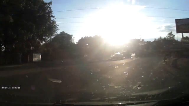 Мопедист упал смотреть онлайн