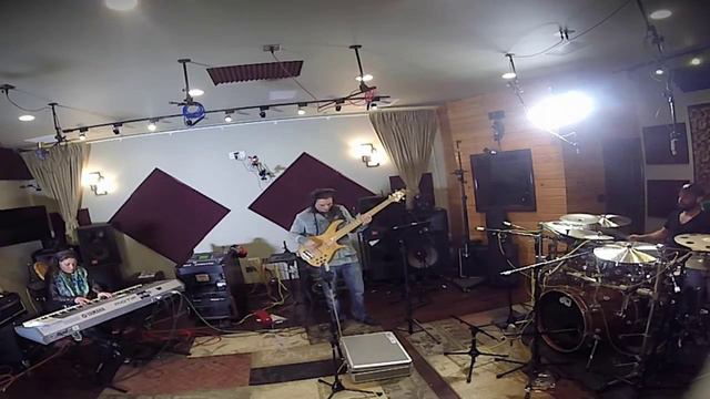 'Syncopar' Lucy Khanyan TRIO(itay benda-drums) , смотреть онлайн