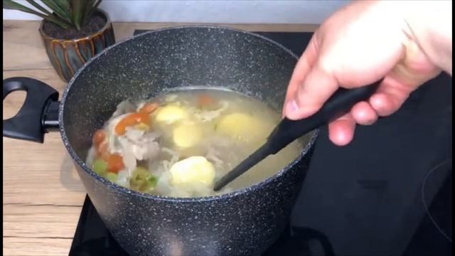 Если у вас дома есть мясо то приготовьте этот суп