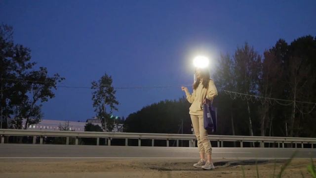 Социальный эксперимент: кого подвезут охотнее девушку или парня? смотреть онлайн