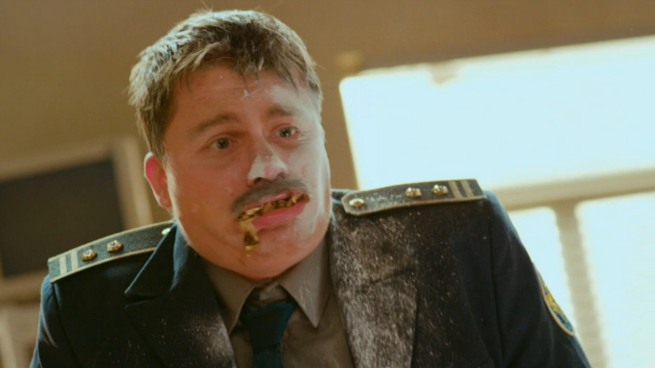 ХБ - На таможне в аэропорту смотреть онлайн